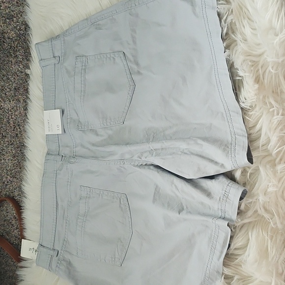 Style & Co Gray Mid-Rise Shorts 6.75" Inseam NWT - Picture 3 of 7